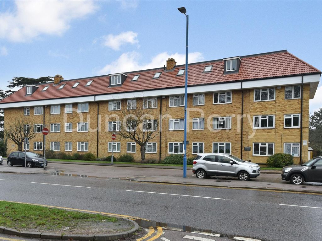 1 bed flat to rent in Parkside, High Street, Potters Bar EN6, £1,450