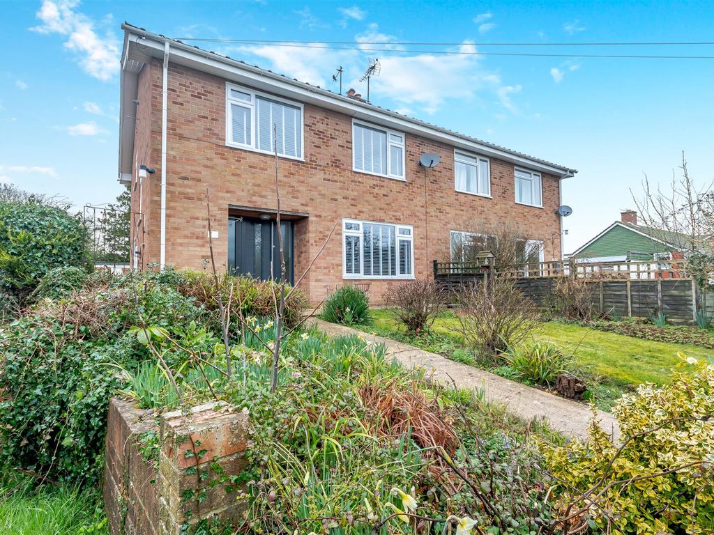 4 bed semidetached house for sale in Cherry Bank, Newent GL18, £