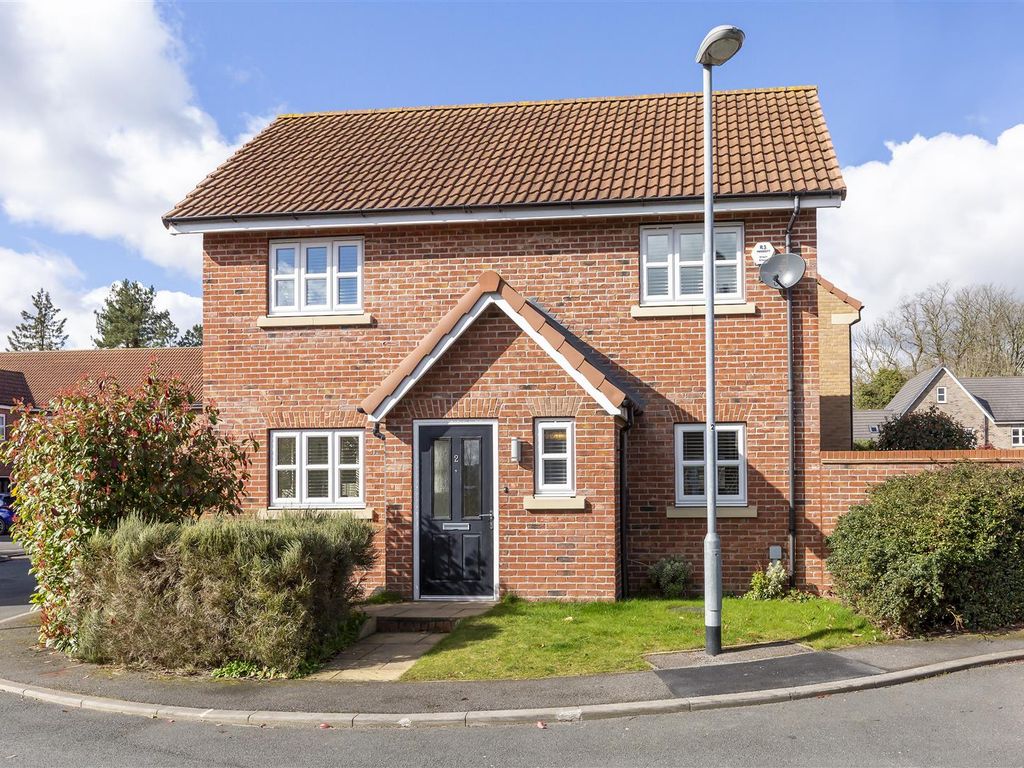 3 bed detached house for sale in Robb Street, Pocklington, York YO42, £