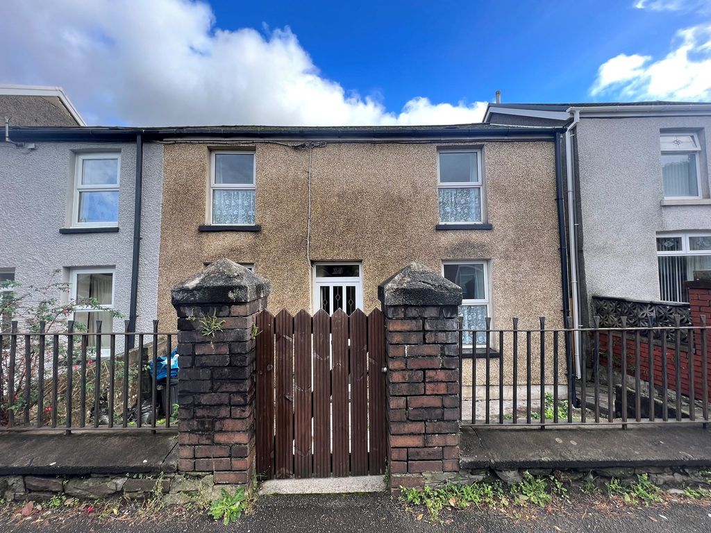 4 bed end terrace house for sale in Llwydarth Road, Maesteg, Bridgend