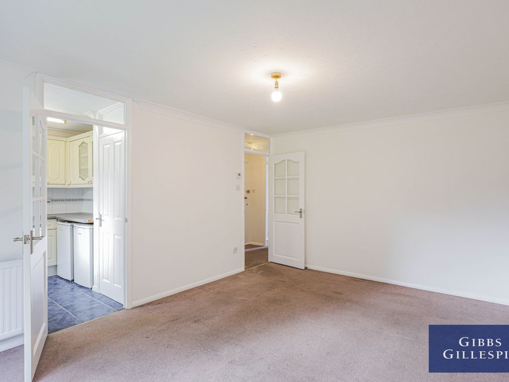 2 bed flat to rent in Aylsham Drive, Ickenham, Middlesex UB10 Zoopla