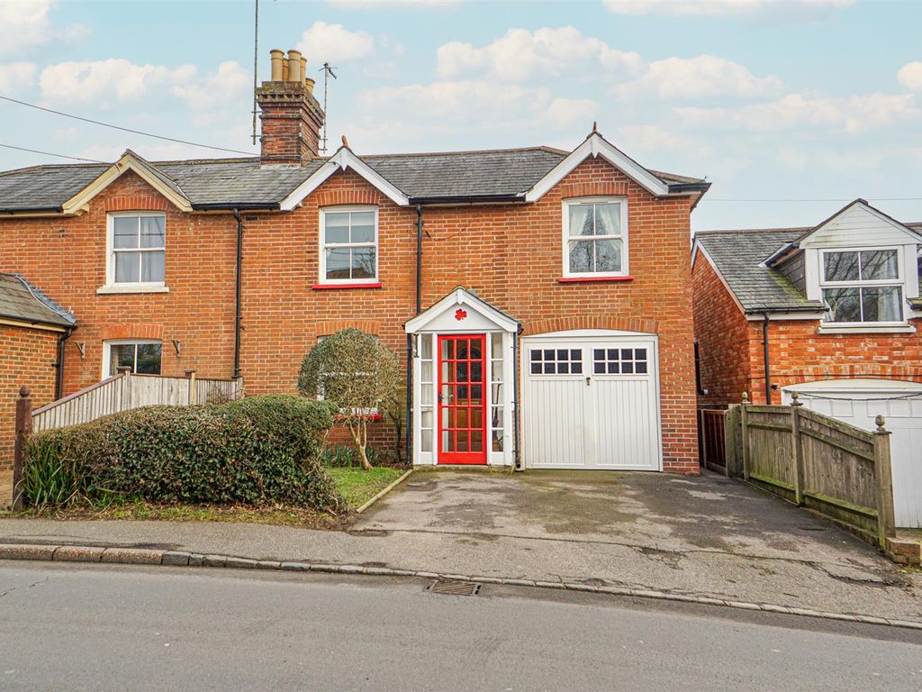 4 bed semidetached house for sale in The Green, Catsfield, Battle TN33