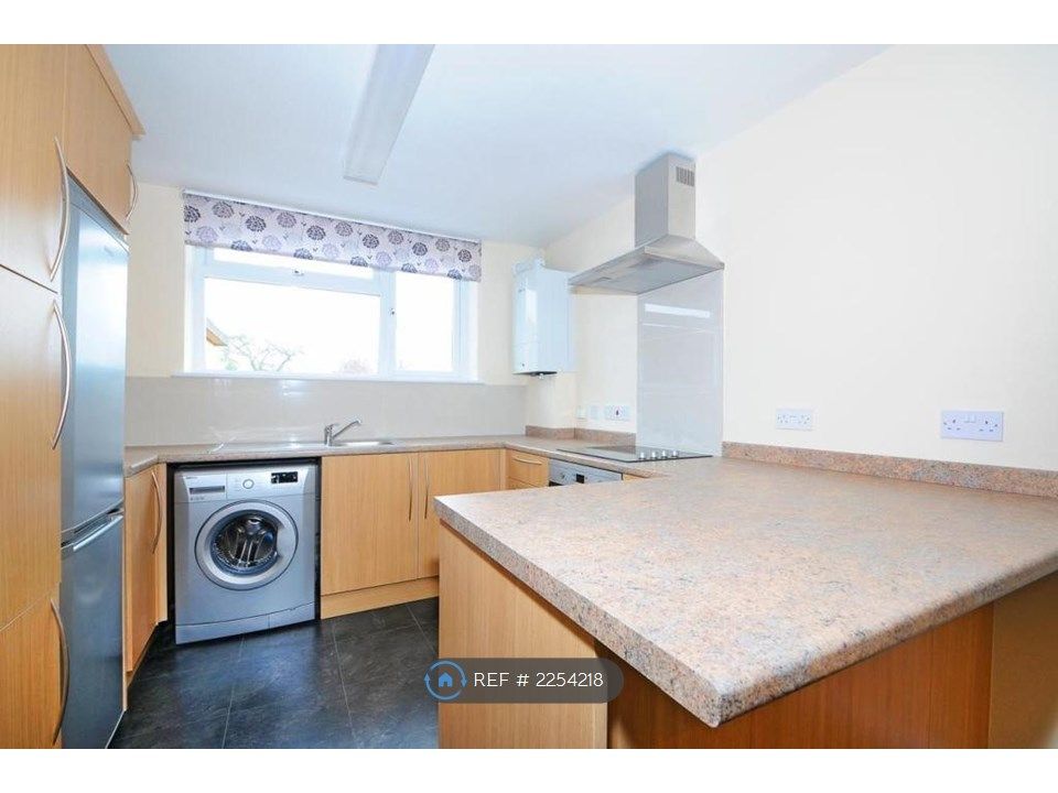 2 bed flat to rent in Horncastle Road, London SE12, £1,900 pcm Zoopla