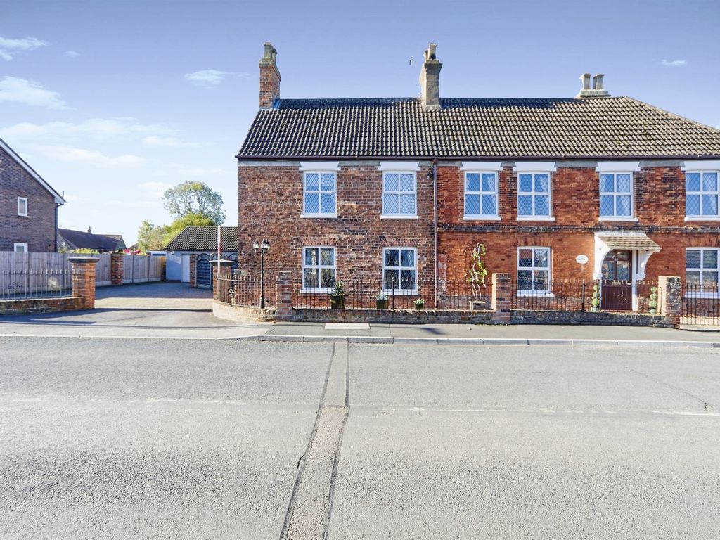 5 bed detached house for sale in High Street, Hook, Goole DN14 Zoopla