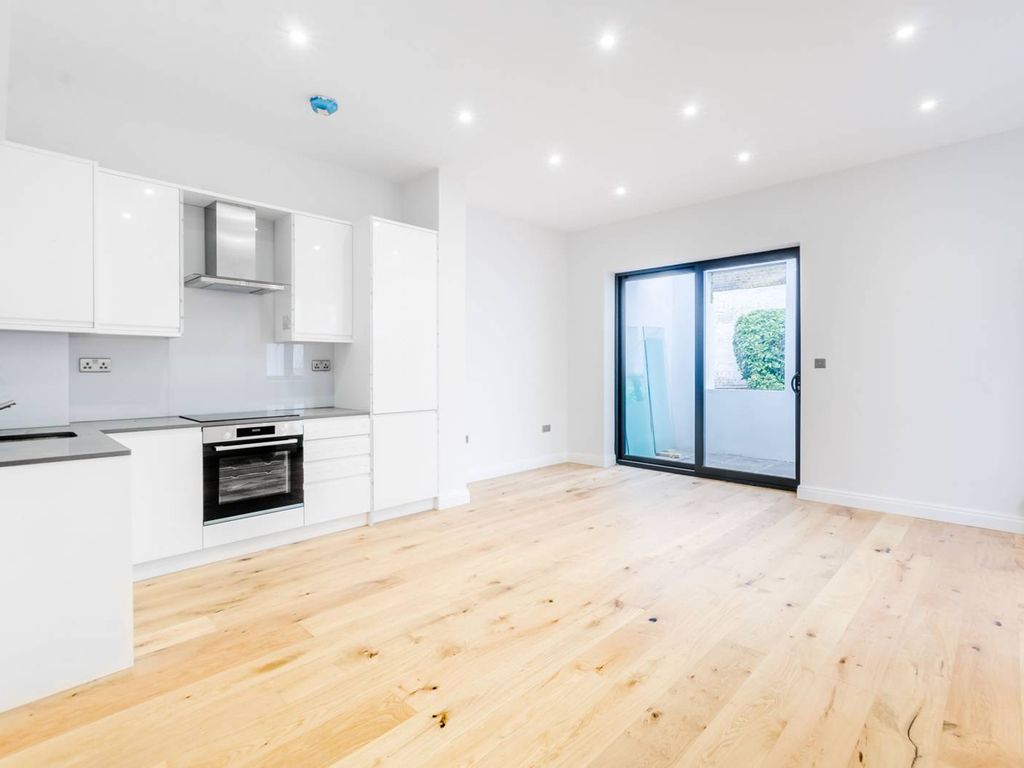 Studio to rent in Rush Hill Road, Clapham Junction, London SW11 Zoopla