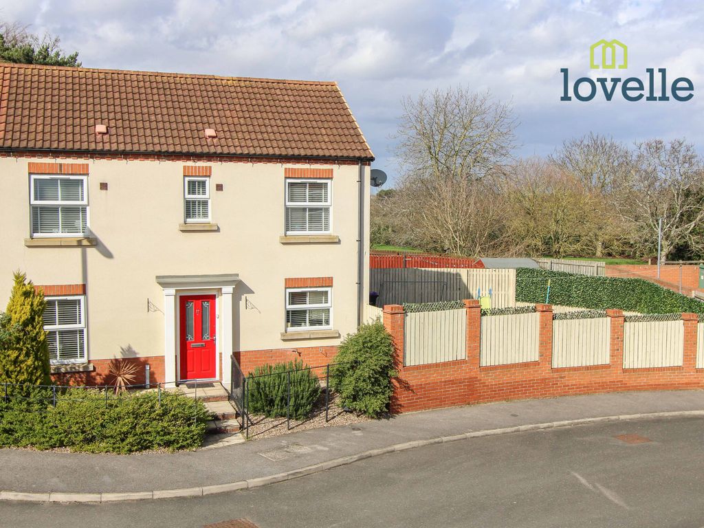 4 bed detached house for sale in Bevers Way, HoltonLeClay DN36 Zoopla