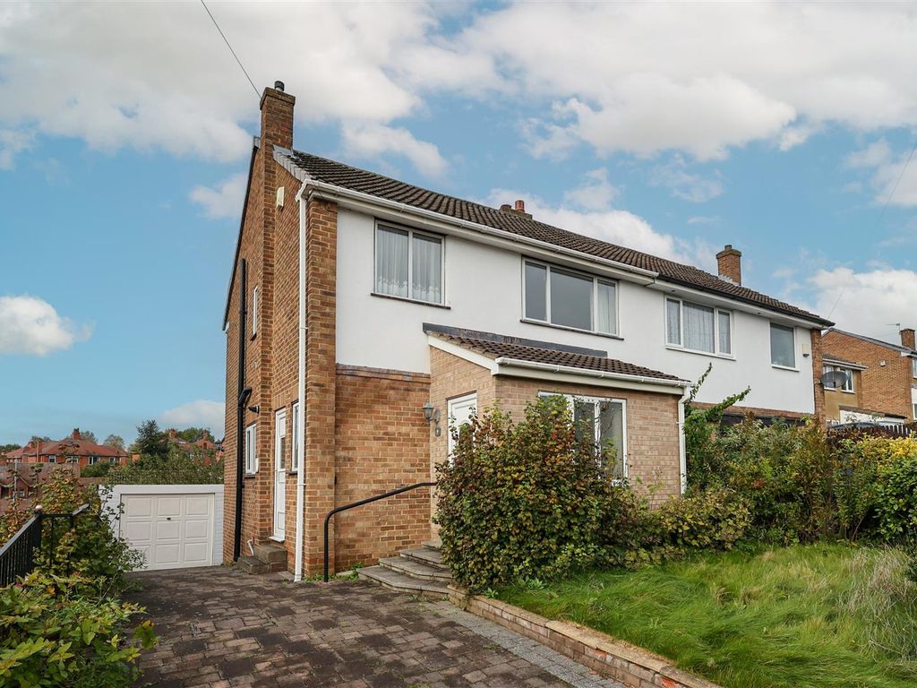 3 bed semidetached house for sale in Fernlea, Rothwell, Leeds LS26, £