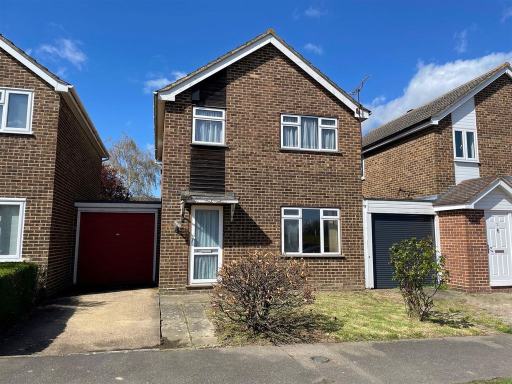 3 bed linkdetached house for sale in Slaney Road, Staplehurst