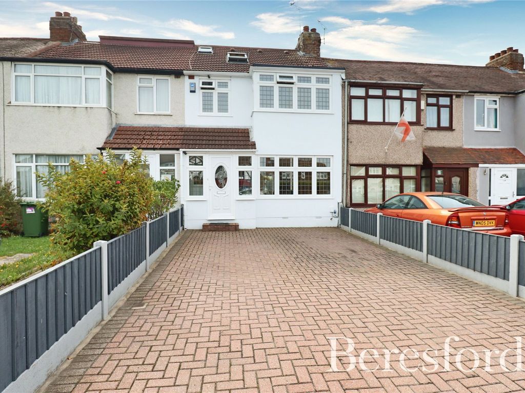 4 bed terraced house for sale in Chase Cross Road, Romford RM5 Zoopla