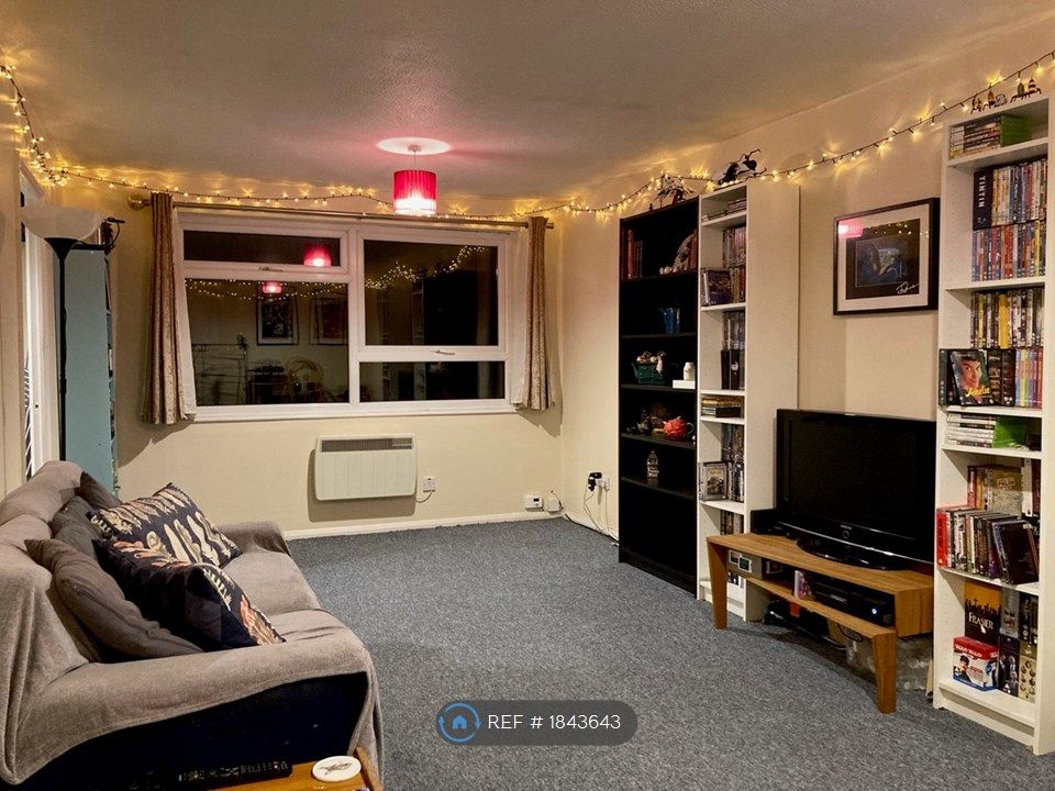 2 bed to rent in Trapstyle Road, Ware SG12, £1,175 pcm Zoopla