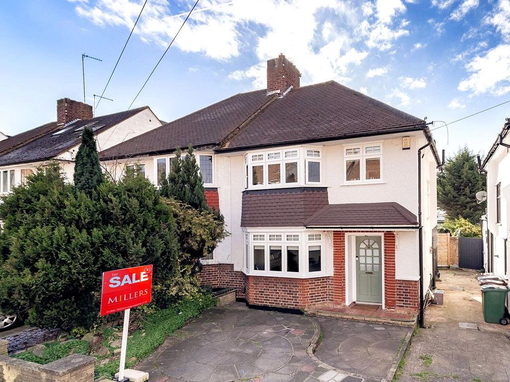 3 bed semidetached house for sale in Leadale Avenue, London E4, £615,000 Zoopla