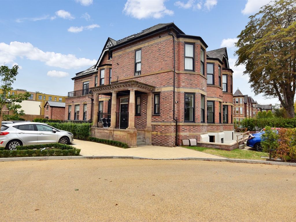 2 bed flat for sale in Barlow Moor Road, Didsbury, Manchester M20 Zoopla