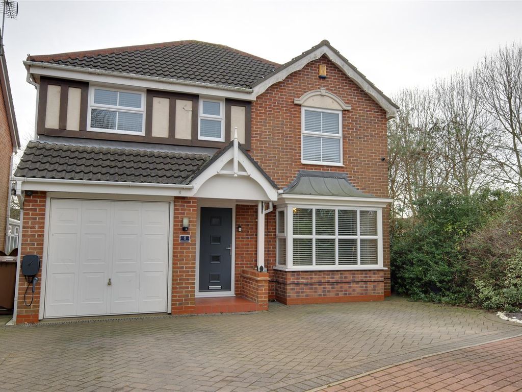 4 bed detached house for sale in Beech Grove, Hessle HU13, £325,000
