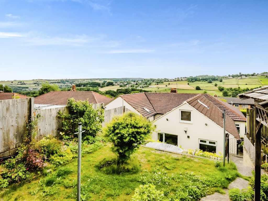 3 bed semidetached house for sale in Throstle Mount, Luddendenfoot