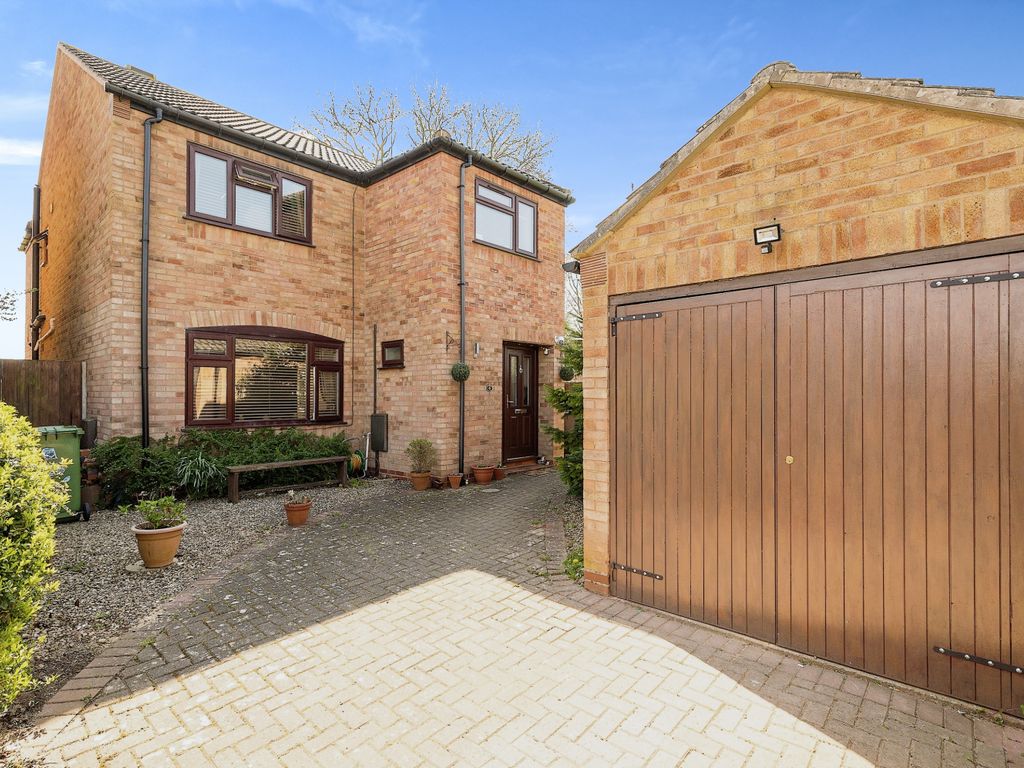 4 bed detached house for sale in South View, Curlieu Close, Hampton