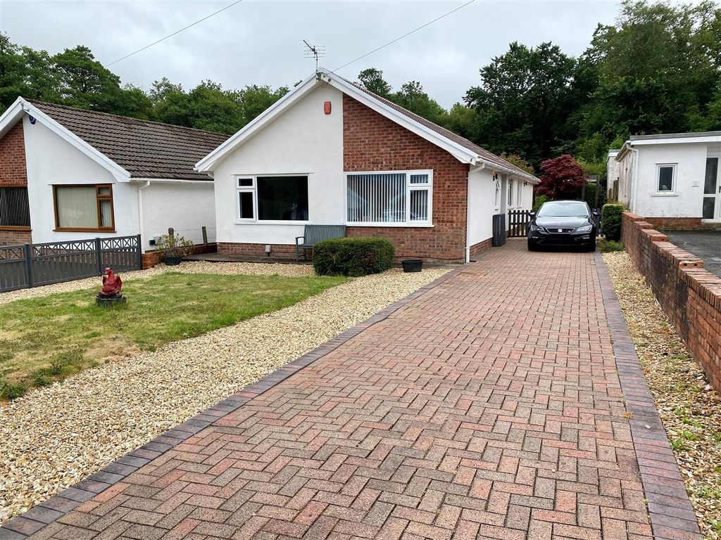 3 bed detached bungalow for sale in Springbourne Close, Gowerton