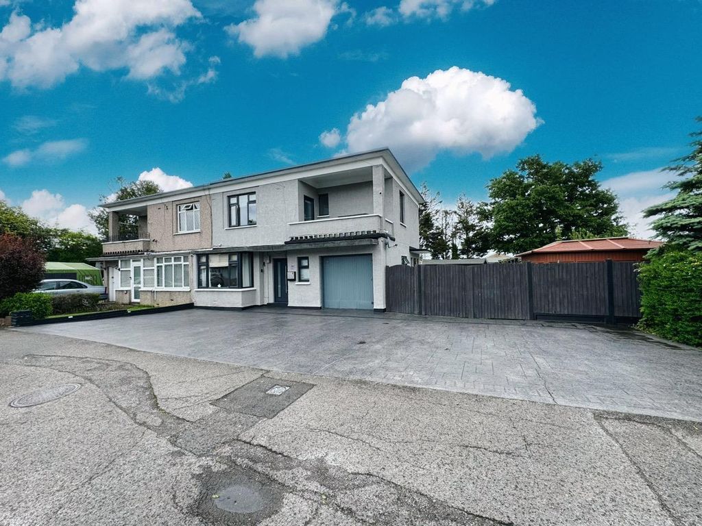 4 bed semidetached house for sale in Queen Elizabeth Avenue, East