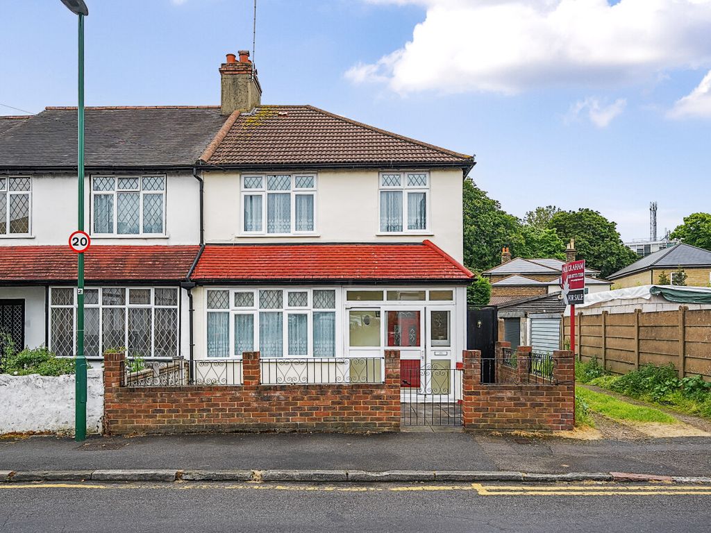 3 bed end terrace house for sale in Deans Road, Sutton SM1, £500,000