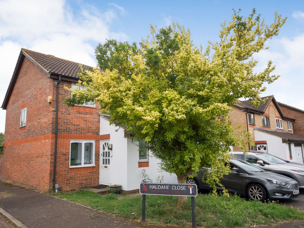 4 bed detached house for sale in Manton Road, Enfield EN3, £500,000
