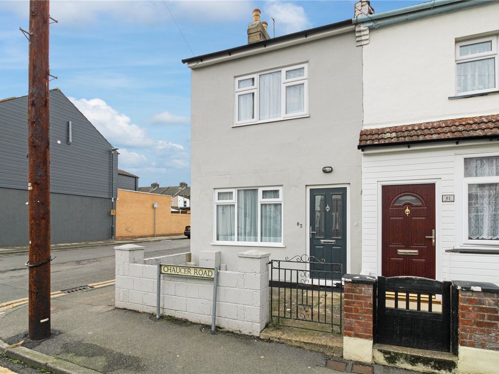 3 bed end terrace house for sale in chaucer road, gillingham, kent me7