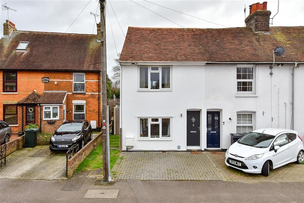 2 bed end terrace house for sale in Mead Road, South Willesborough