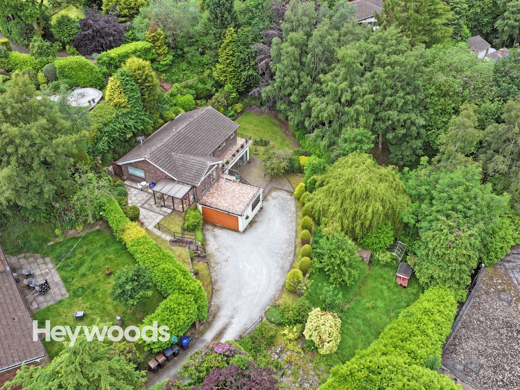 3 bed detached bungalow for sale in Eastwood Rise, Baldwins Gate