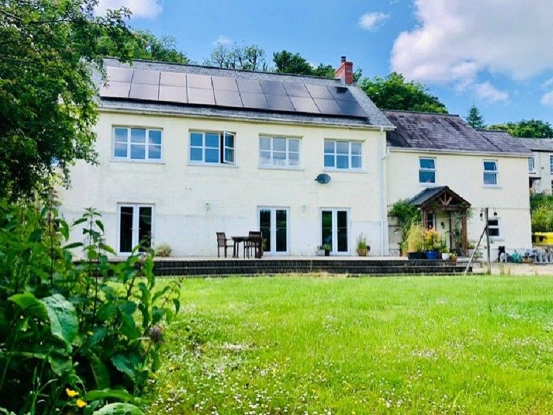 4 bed detached house for sale in Llanfynydd, Carmarthen
