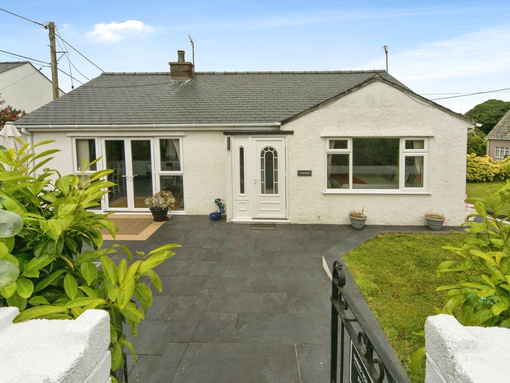 3 bed bungalow for sale in Barcyttun Estate, Morfa Nefyn, Pwllheli, Gwynedd LL53, £337,500 Zoopla