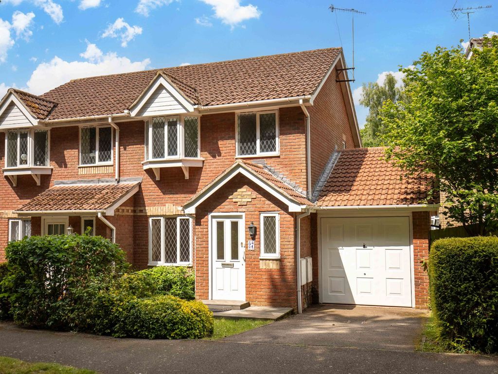 3 bed semidetached house for sale in Haworth Road, Maidenbower RH10, £