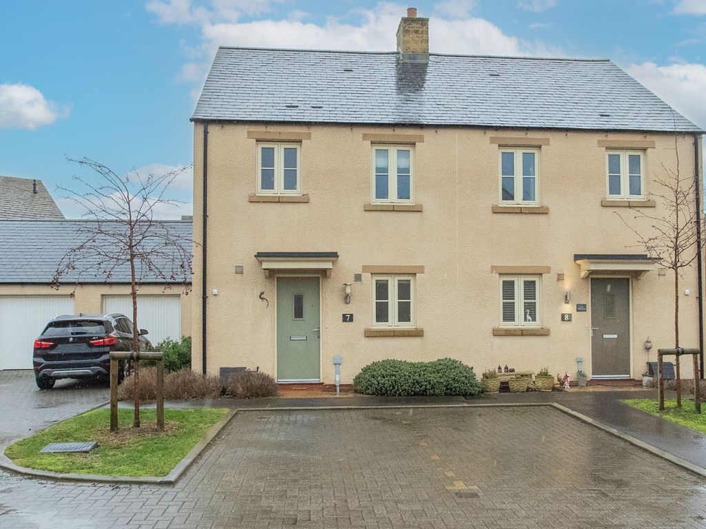 3 bed semidetached house for sale in De Close, Tetbury GL8 Zoopla