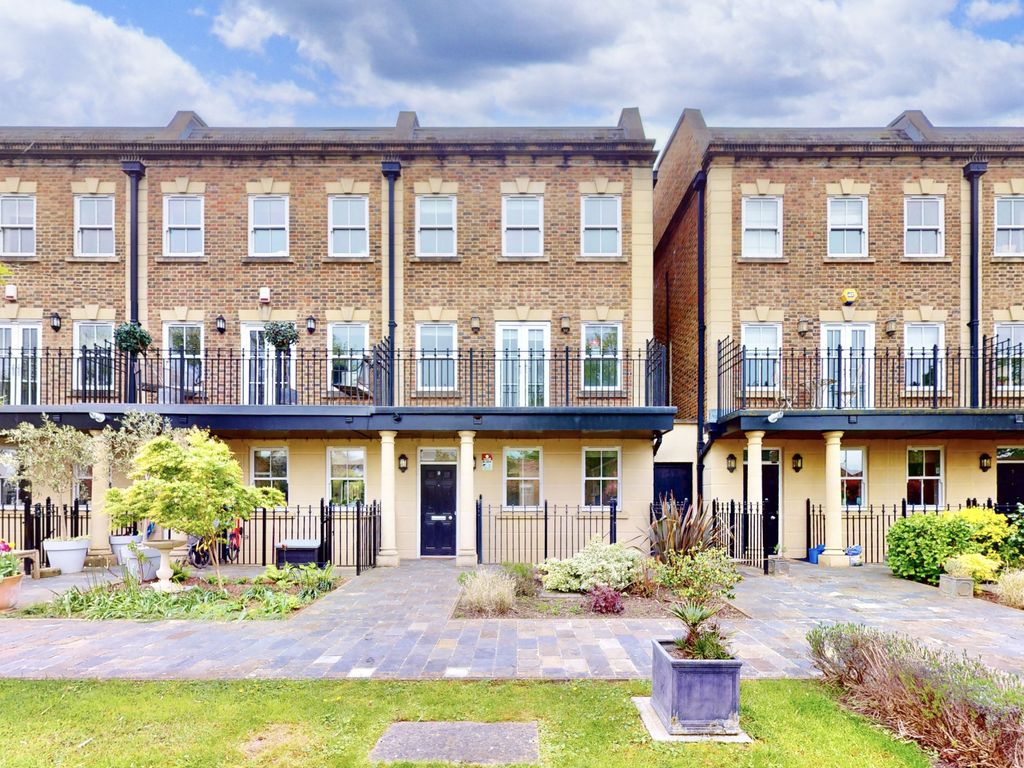 5 bed end terrace house for sale in Castlebar Park, London W5, £