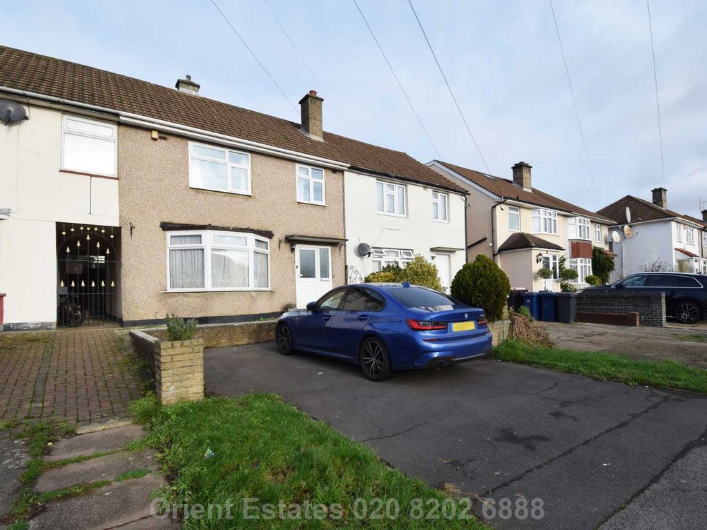3 bed terraced house for sale in Layfield Road, Hendon NW4 Zoopla