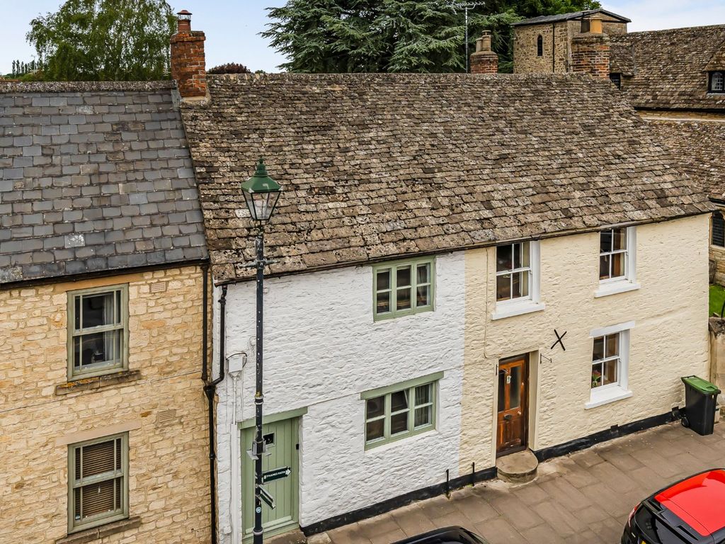 3 bed terraced house for sale in High Street, Cricklade, Wiltshire SN6