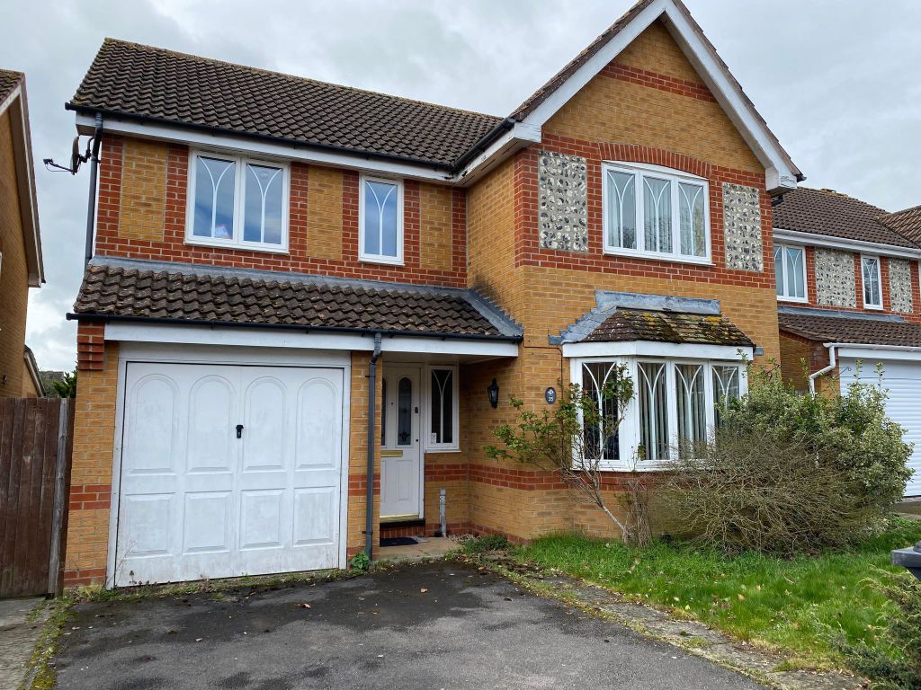 4 bed detached house to rent in Harebell Drive, Thatcham RG18 Zoopla