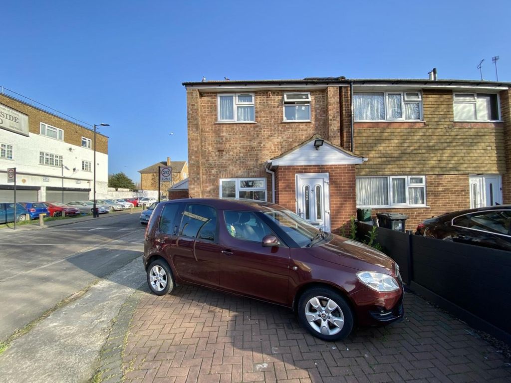 2 bed property for sale in Lady Margaret Road, Southall UB1 Zoopla