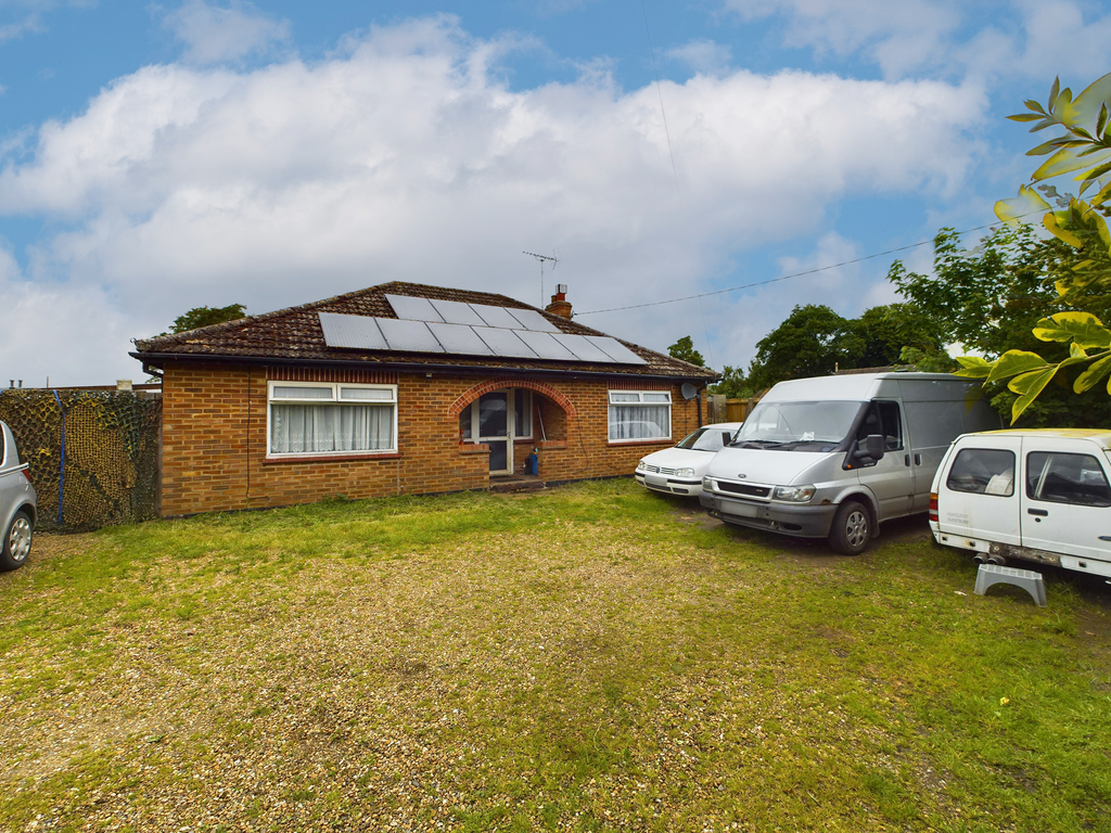 3 bed detached bungalow for sale in Undley, Lakenheath, Brandon IP27, £
