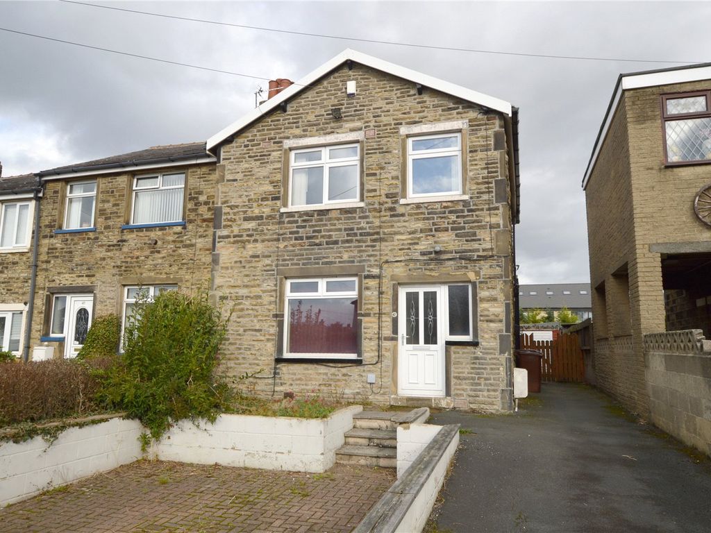 3 bed terraced house for sale in Tyersal Avenue, Bradford, West