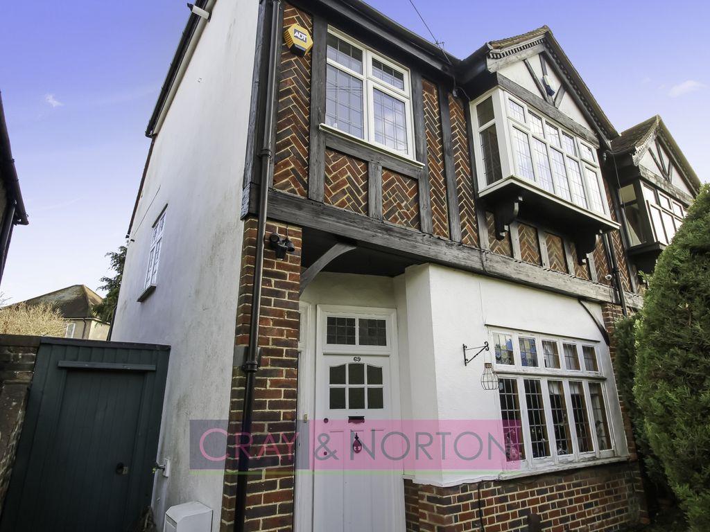 2 bed to rent in Stoats Nest Road, Coulsdon CR5, £1,650 pcm