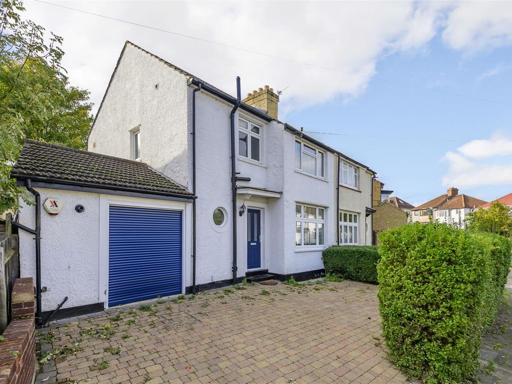 3 bed property to rent in Hill Crescent, Surbiton KT5 Zoopla