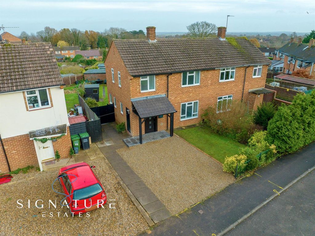 3 bed semidetached house for sale in Tibbs Hill Road, Abbots Langley