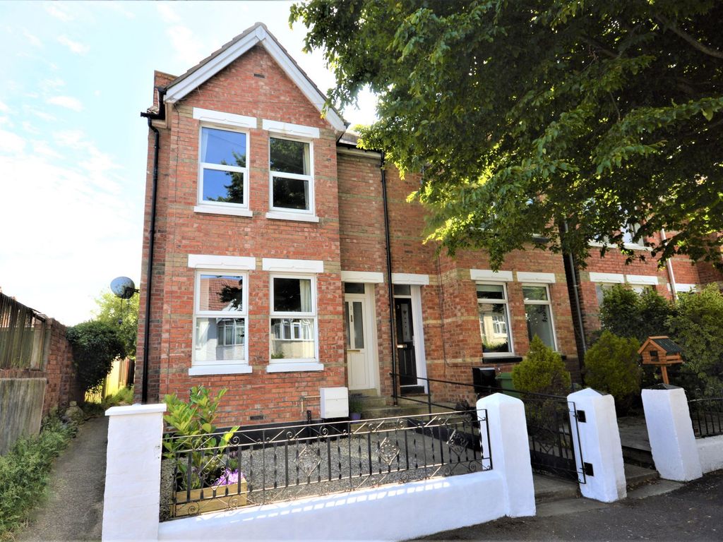3 bed terraced house for sale in Chart Road, Folkestone CT19 Zoopla