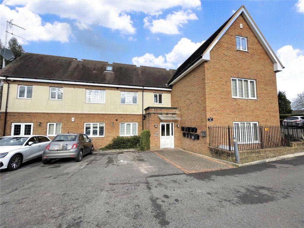 2 bed flat for sale in Monteagle Lane, Yateley, Hampshire GU46 Zoopla