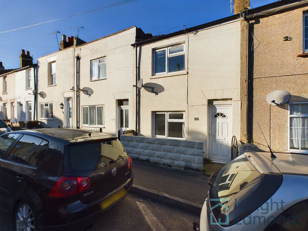 3 bed terraced house for sale in Britton Street, Gillingham ME7, £