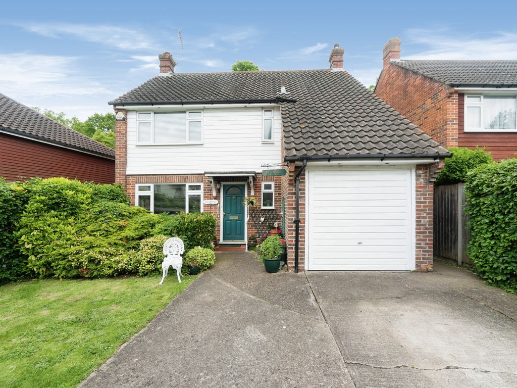 3 bed detached house for sale in Merrylands Road, Great Bookham