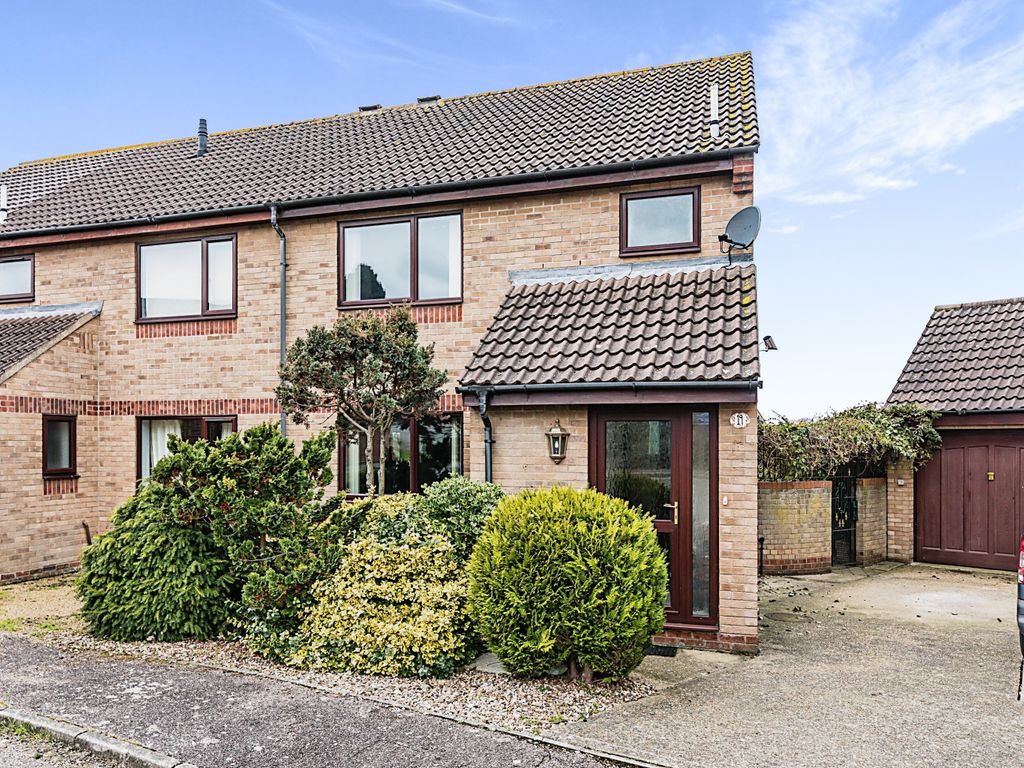3 bed semidetached house for sale in All Saints Drive, Beccles