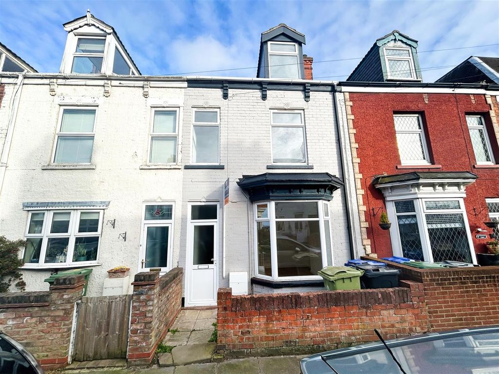 5 bed terraced house for sale in Rowston Street, Cleethorpes DN35, £