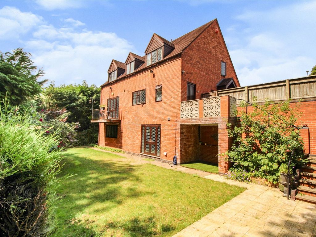 5 bed detached house for sale in Stourbridge Road, Kidderminster DY10