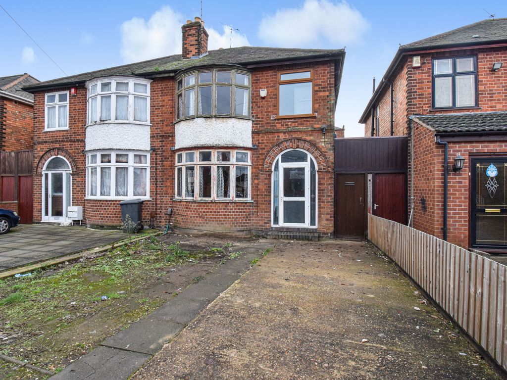 3 bed semidetached house for sale in Harrogate Road, Leicester LE4