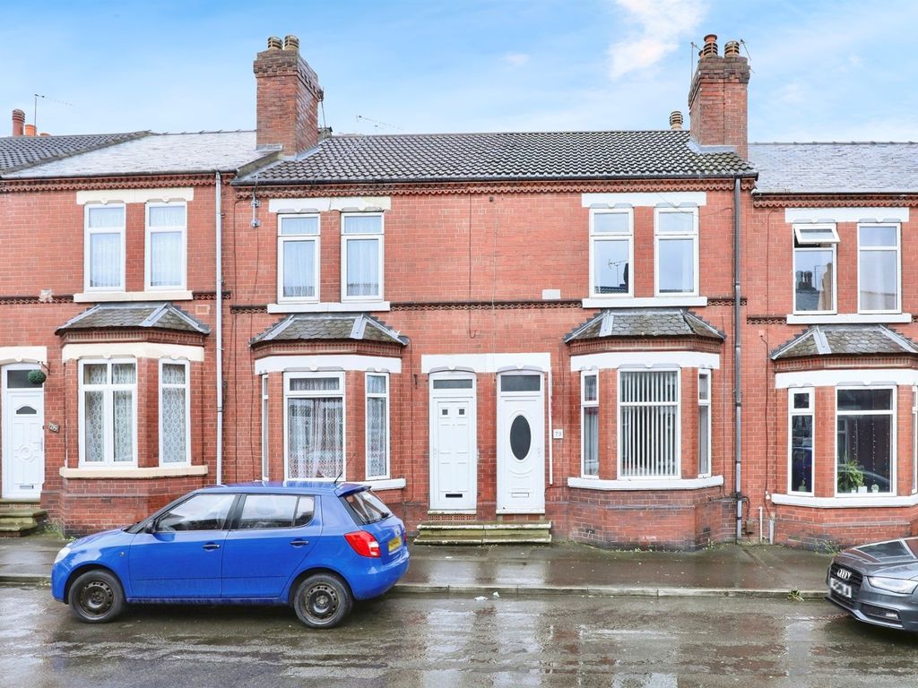 5 bed terraced house for sale in Earlesmere Avenue, Balby, Doncaster