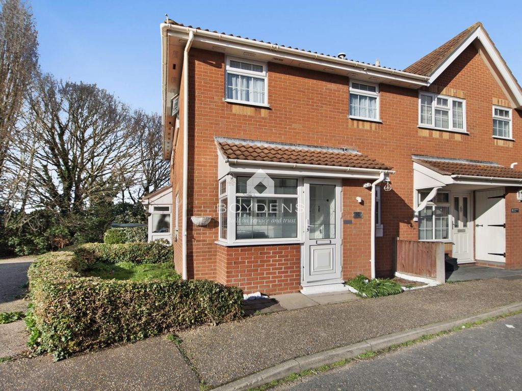 1 bed terraced house for sale in Rookwood Close, ClactonOnSea CO15